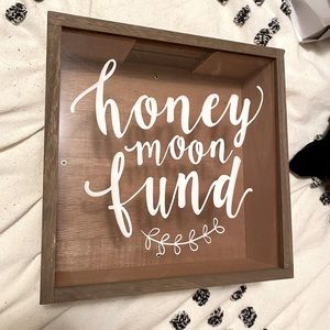 Wedding honeymoon box. Originally from hobby lobby. Used once. Like new